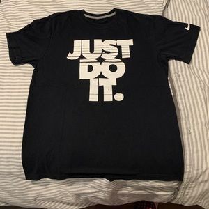 Nike men’s shirt